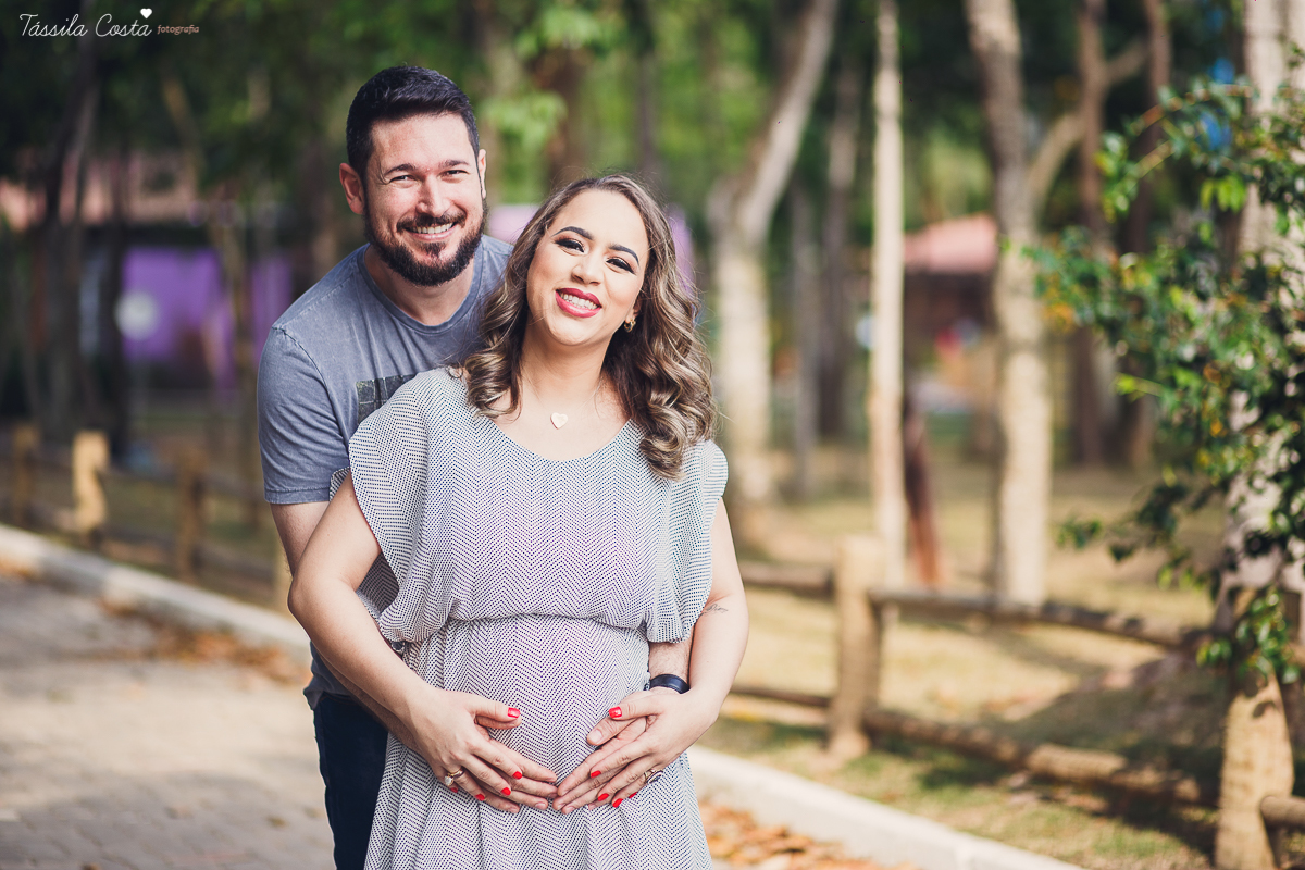 acompanhamento gestacional feito em Vitória, ES, família linda, mãe de dois, fotos de grávida, fotos no Parque Botânico da Vale, ES, Tássila Costa