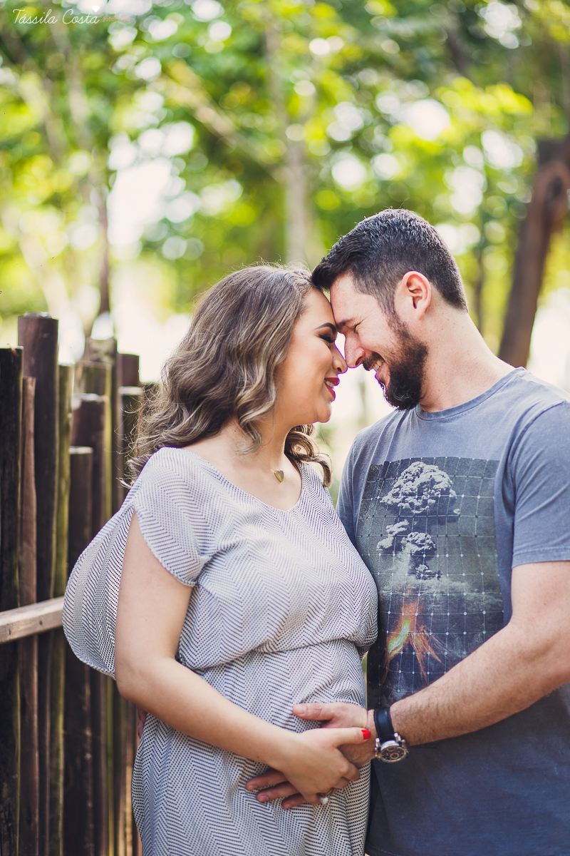 acompanhamento gestacional feito em Vitória, ES, família linda, mãe de dois, fotos de grávida, fotos no Parque Botânico da Vale, ES, Tássila Costa