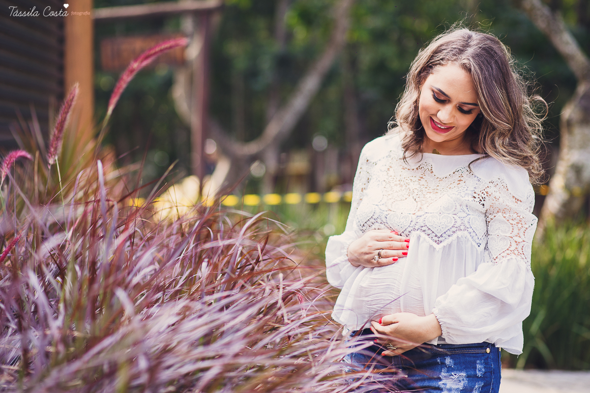 acompanhamento gestacional feito em Vitória, ES, família linda, mãe de dois, fotos de grávida, fotos no Parque Botânico da Vale, ES, Tássila Costa