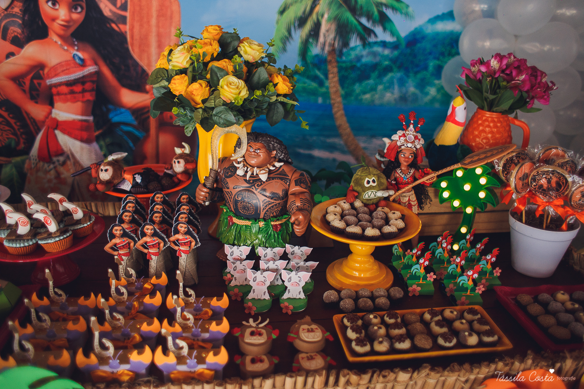 festa da Moana, mariana 4 anos, festa feita na creche, só para amigos, festa intimista, decoração super linda da Moana, festa de menina, filme da Moana, tássila costa, fotografia de festa infantil, festa infantil em Vitória, aniversário maravilhoso