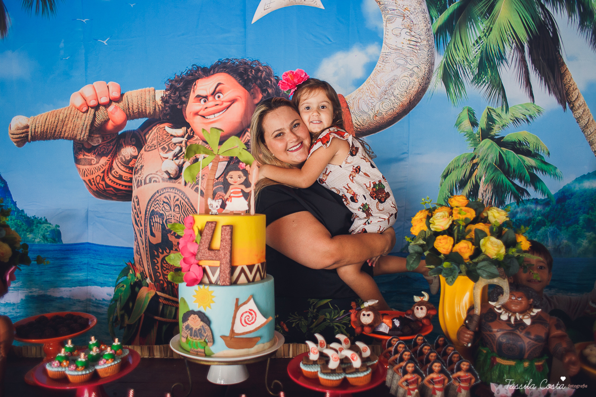 festa da Moana, mariana 4 anos, festa feita na creche, só para amigos, festa intimista, decoração super linda da Moana, festa de menina, filme da Moana, tássila costa, fotografia de festa infantil, festa infantil em Vitória, aniversário maravilhoso