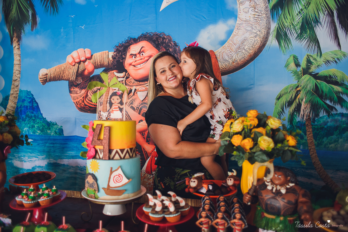 festa da Moana, mariana 4 anos, festa feita na creche, só para amigos, festa intimista, decoração super linda da Moana, festa de menina, filme da Moana, tássila costa, fotografia de festa infantil, festa infantil em Vitória, aniversário maravilhoso