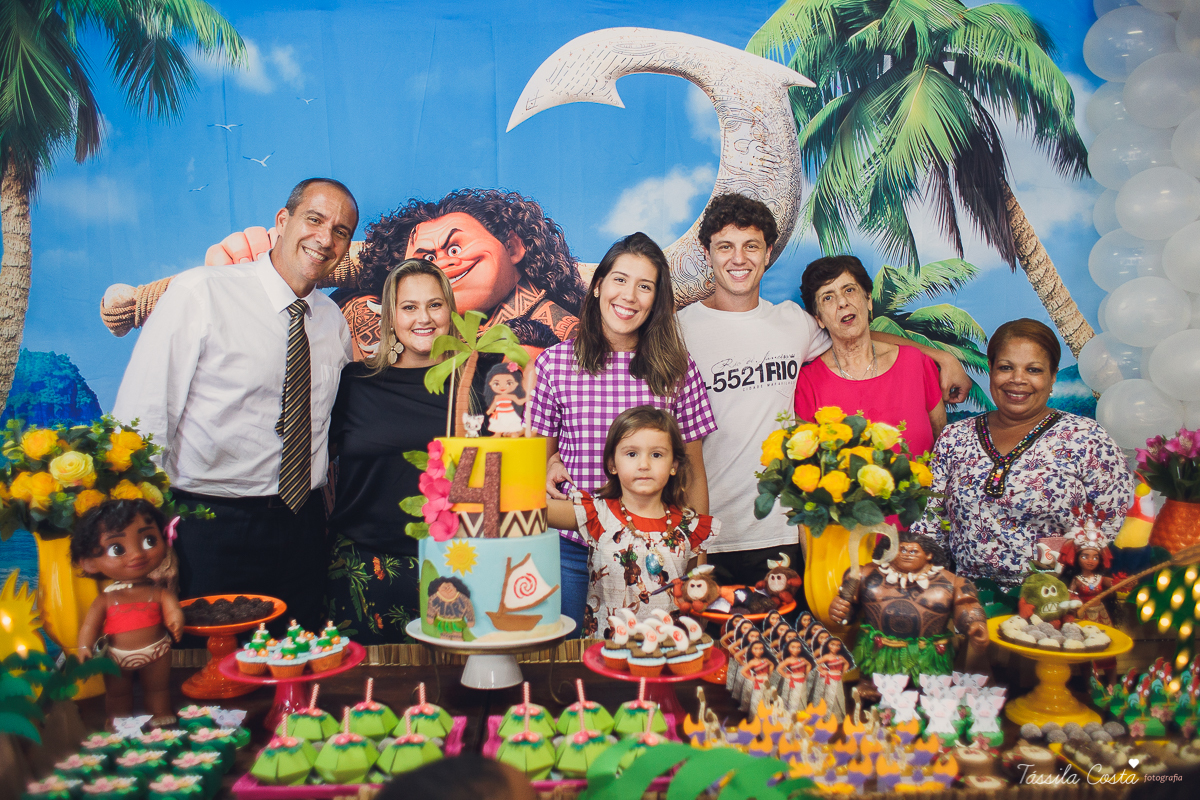 festa da Moana, mariana 4 anos, festa feita na creche, só para amigos, festa intimista, decoração super linda da Moana, festa de menina, filme da Moana, tássila costa, fotografia de festa infantil, festa infantil em Vitória, aniversário maravilhoso