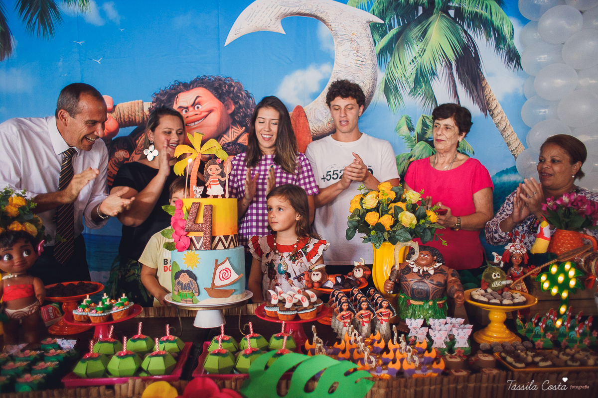 festa da Moana, mariana 4 anos, festa feita na creche, só para amigos, festa intimista, decoração super linda da Moana, festa de menina, filme da Moana, tássila costa, fotografia de festa infantil, festa infantil em Vitória, aniversário maravilhoso