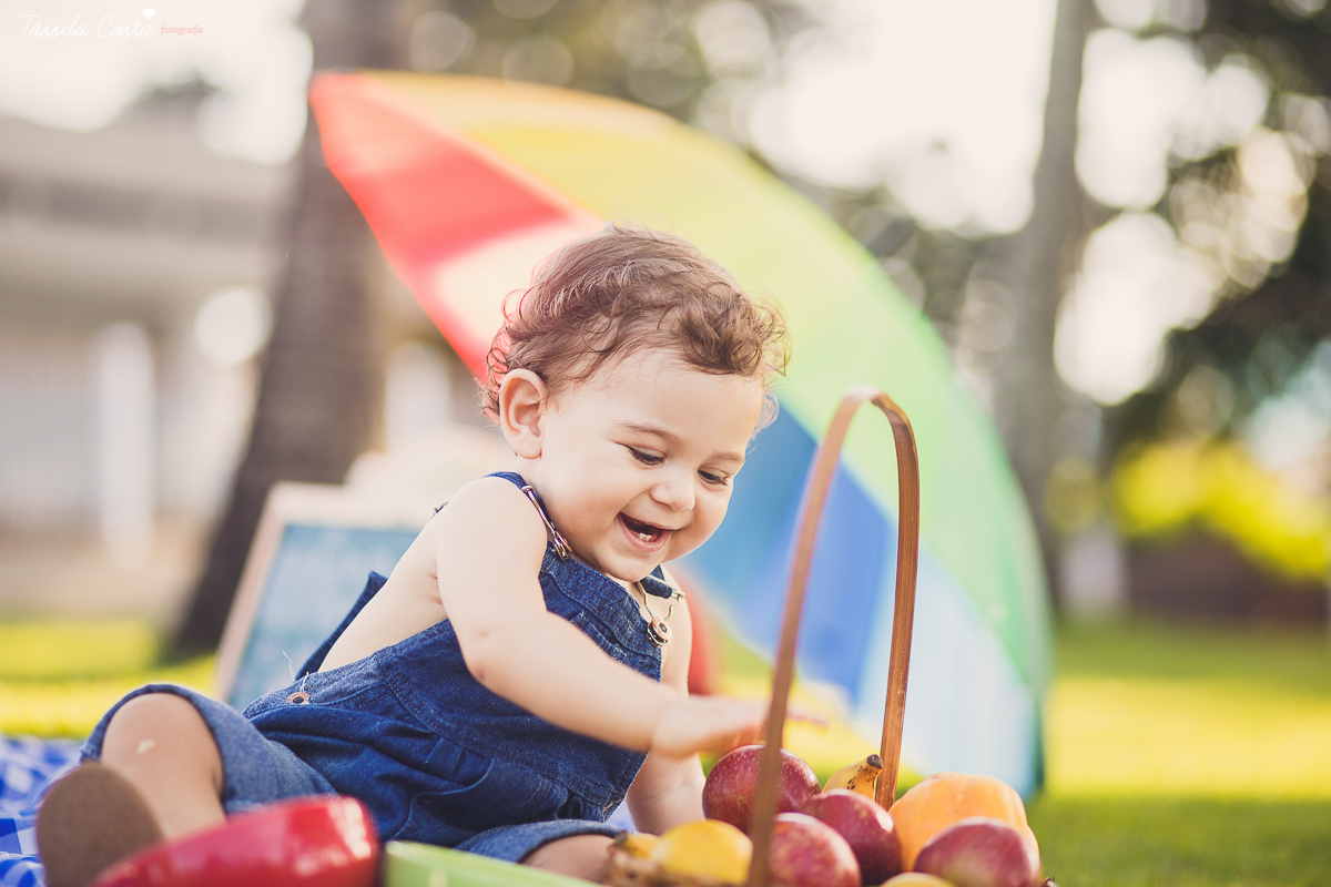 smash the fruit, bebe lindo, bebe feliz, tassila costa, tassila fotografia, tassila costa fotografia, tassilacfotografia, ensaio do nicolas, ensaio pre aniversario, ilha do frade, espirito santo, foto de familia, bebe lindo, bebe fotogenico, foto linda, a