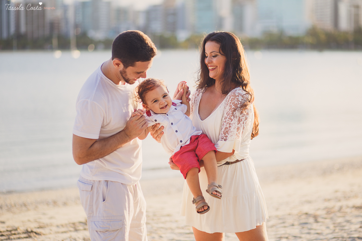 smash the fruit, bebe lindo, bebe feliz, tassila costa, tassila fotografia, tassila costa fotografia, tassilacfotografia, ensaio do nicolas, ensaio pre aniversario, ilha do frade, espirito santo, foto de familia, bebe lindo, bebe fotogenico, foto linda, a