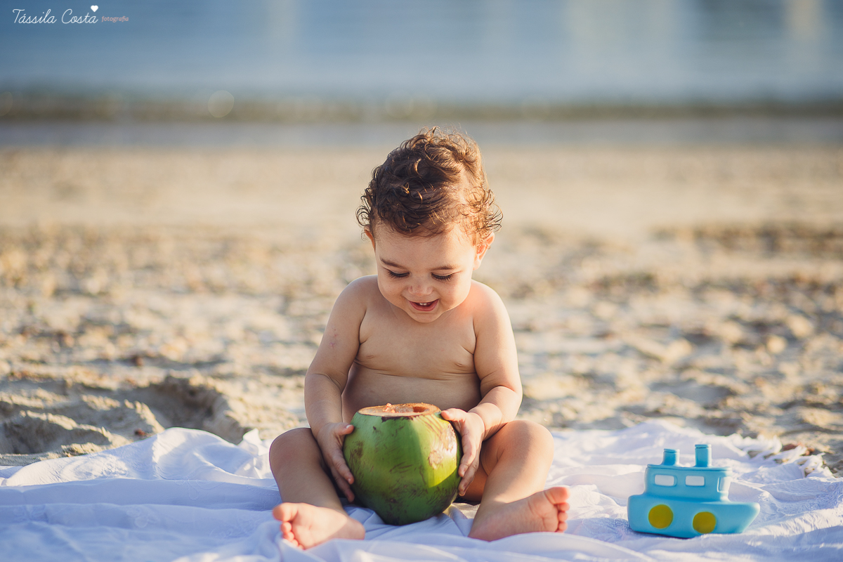 smash the fruit, bebe lindo, bebe feliz, tassila costa, tassila fotografia, tassila costa fotografia, tassilacfotografia, ensaio do nicolas, ensaio pre aniversario, ilha do frade, espirito santo, foto de familia, bebe lindo, bebe fotogenico, foto linda, a