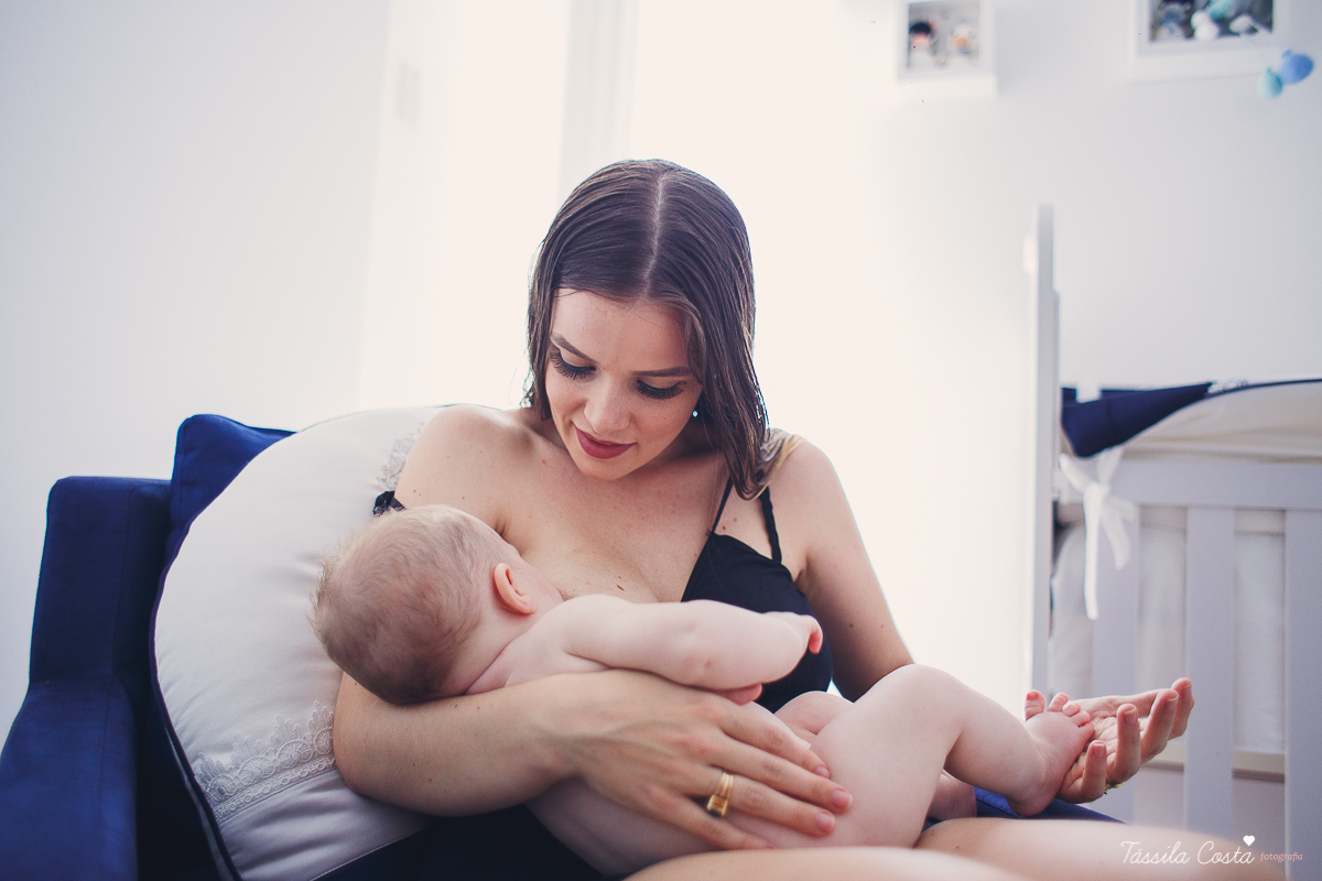 bebê lindo, Pedro 5 meses, ensaio fotográfico feito em casa, papais de primeira viagem, tássila costa fotografia, pais de menino, mobília para quarto de menino, decoração de quarto de menino, meu bebê ama banho, banho no bebê
