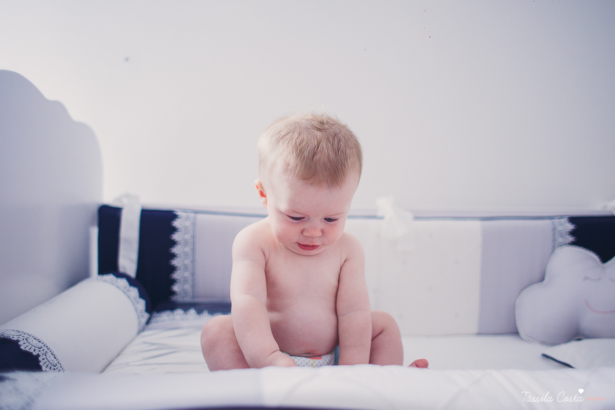 bebê lindo, Pedro 5 meses, ensaio fotográfico feito em casa, papais de primeira viagem, tássila costa fotografia, pais de menino, mobília para quarto de menino, decoração de quarto de menino, meu bebê ama banho, banho no bebê, amamentação, 05 meses