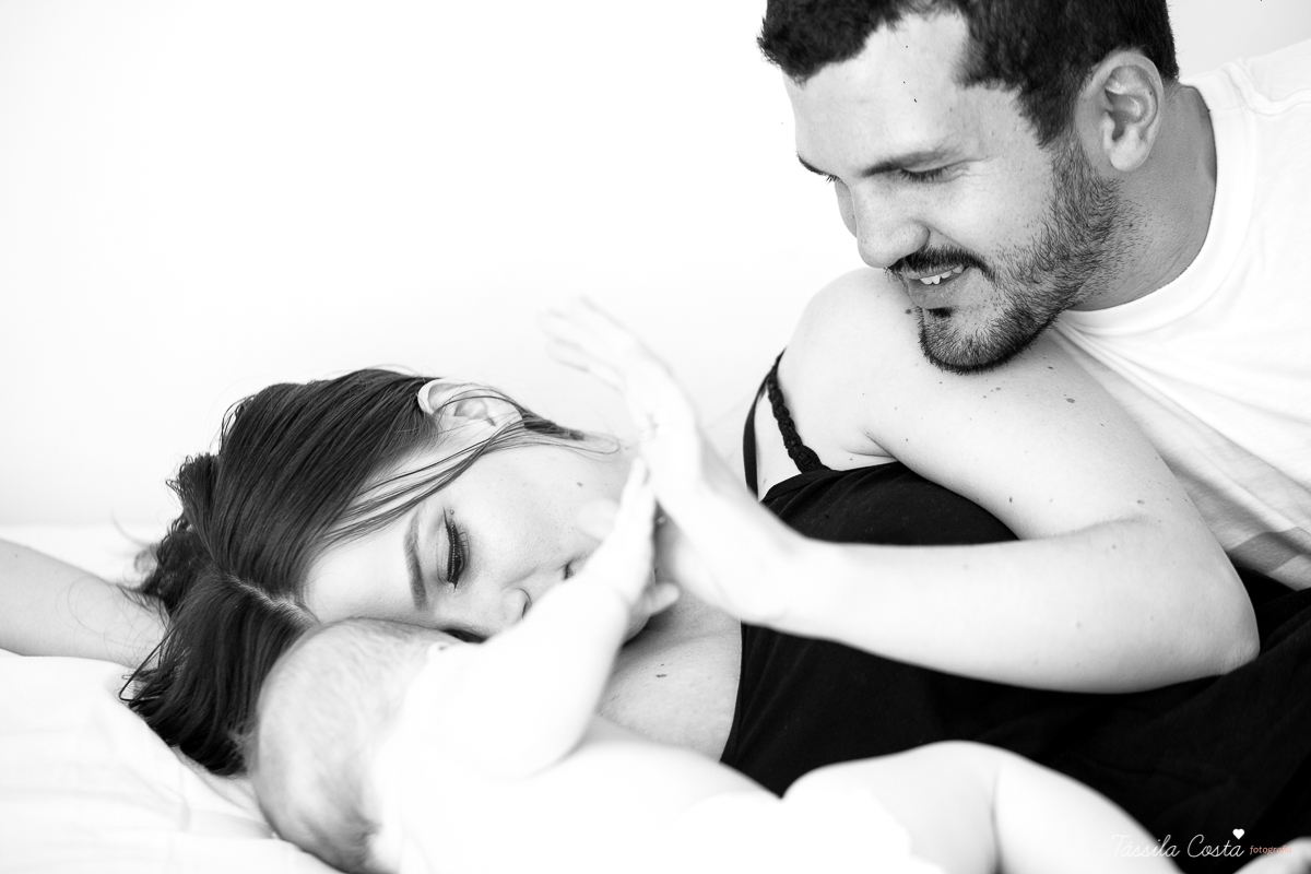 bebê lindo, Pedro 5 meses, ensaio fotográfico feito em casa, papais de primeira viagem, tássila costa fotografia, pais de menino, mobília para quarto de menino, decoração de quarto de menino, meu bebê ama banho, banho no bebê, amamentação, 05 meses