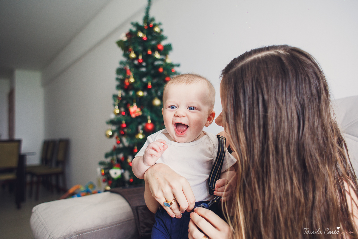 bebê lindo, Pedro 5 meses, ensaio fotográfico feito em casa, papais de primeira viagem, tássila costa fotografia, pais de menino, mobília para quarto de menino, decoração de quarto de menino, meu bebê ama banho, banho no bebê, amamentação, 05 meses