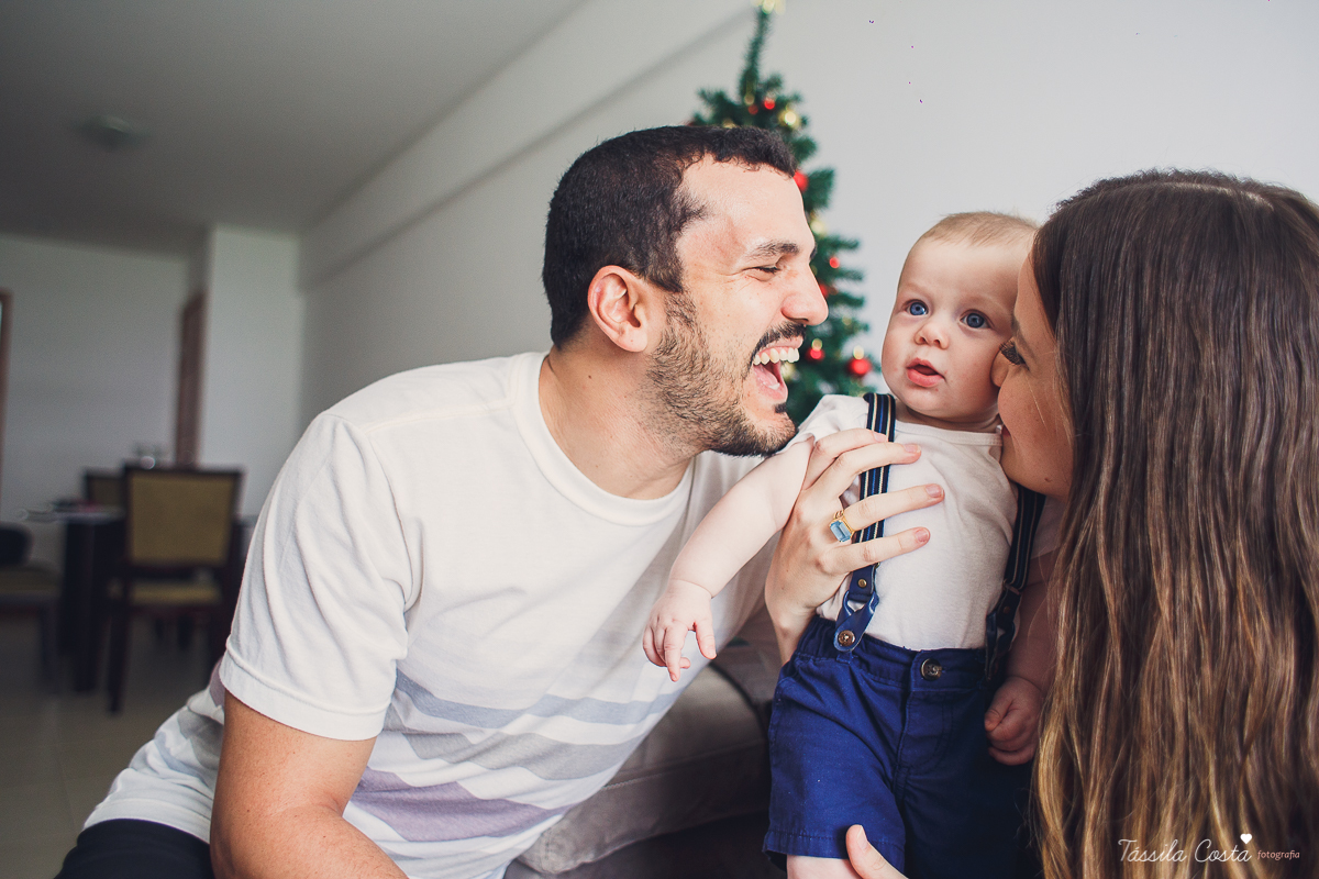 bebê lindo, Pedro 5 meses, ensaio fotográfico feito em casa, papais de primeira viagem, tássila costa fotografia, pais de menino, mobília para quarto de menino, decoração de quarto de menino, meu bebê ama banho, banho no bebê, amamentação, 05 meses