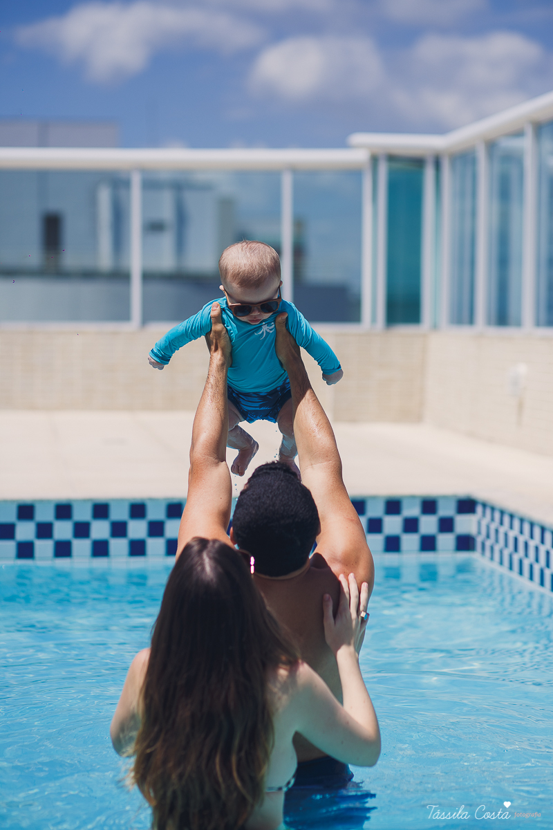 bebê lindo, Pedro 5 meses, ensaio fotográfico feito em casa, papais de primeira viagem, tássila costa fotografia, pais de menino, mobília para quarto de menino, decoração de quarto de menino, meu bebê ama banho, banho no bebê, amamentação, 05 meses