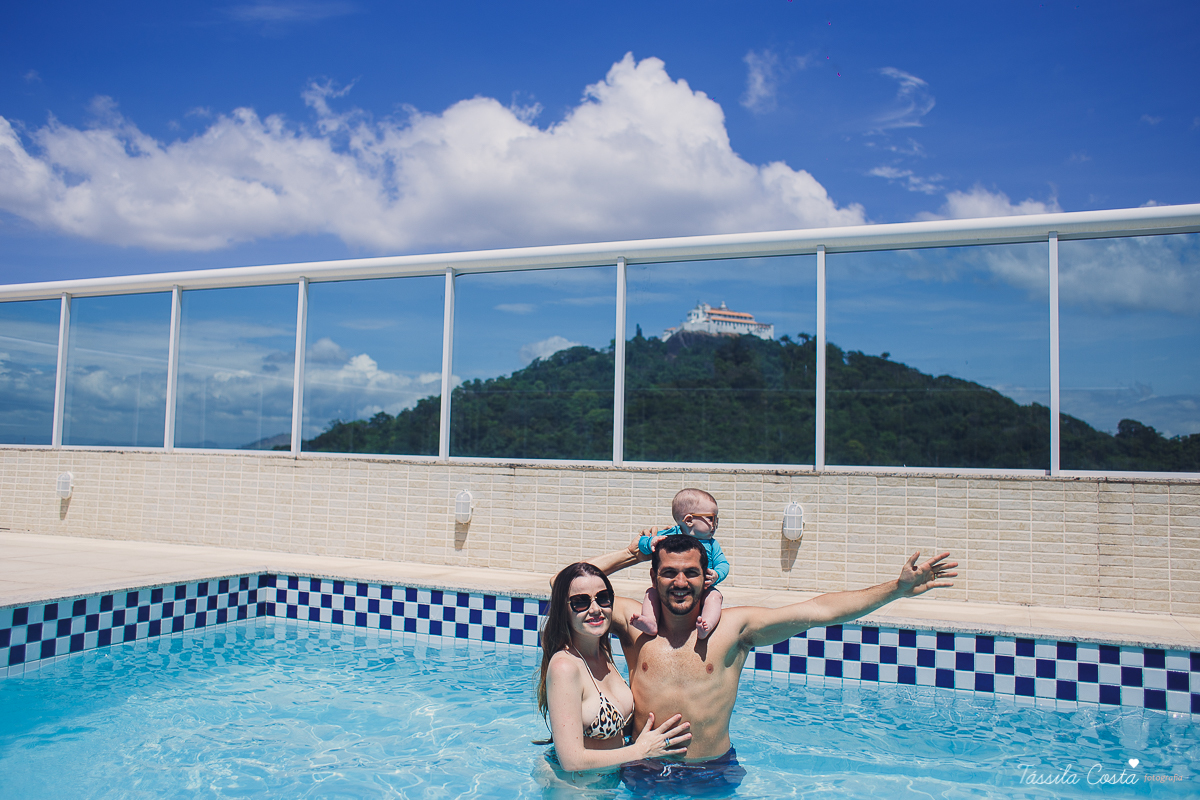 bebê lindo, Pedro 5 meses, ensaio fotográfico feito em casa, papais de primeira viagem, tássila costa fotografia, pais de menino, mobília para quarto de menino, decoração de quarto de menino, meu bebê ama banho, banho no bebê, amamentação, 05 meses