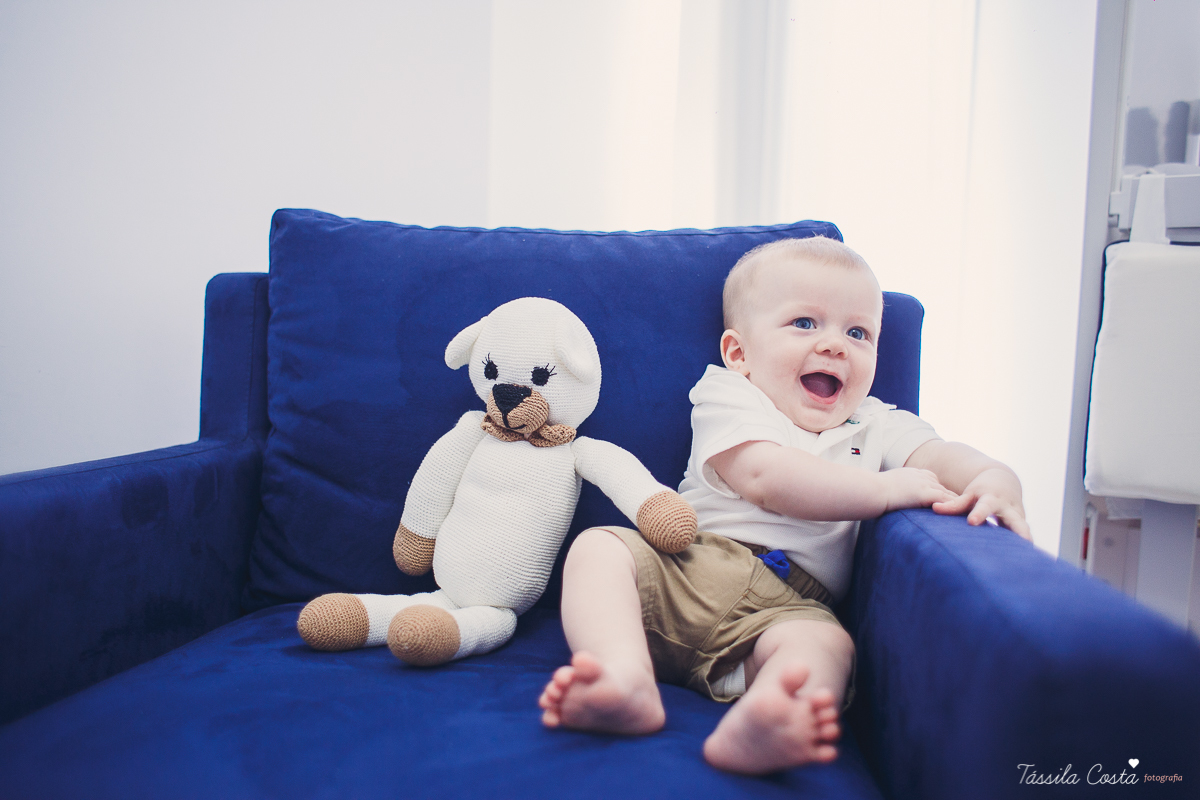 bebê lindo, Pedro 5 meses, ensaio fotográfico feito em casa, papais de primeira viagem, tássila costa fotografia, pais de menino, mobília para quarto de menino, decoração de quarto de menino, meu bebê ama banho, banho no bebê, amamentação, 05 meses