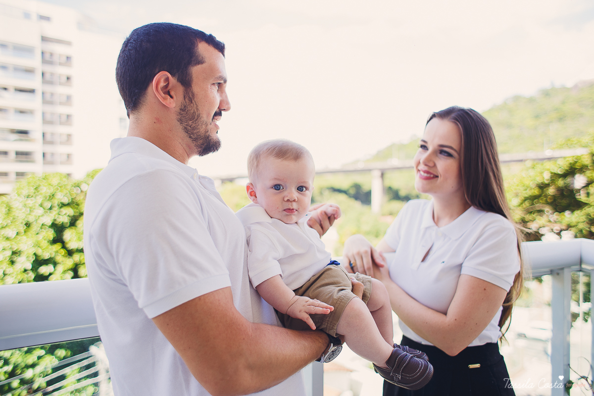 bebê lindo, Pedro 5 meses, ensaio fotográfico feito em casa, papais de primeira viagem, tássila costa fotografia, pais de menino, mobília para quarto de menino, decoração de quarto de menino, meu bebê ama banho, banho no bebê, amamentação, 05 meses