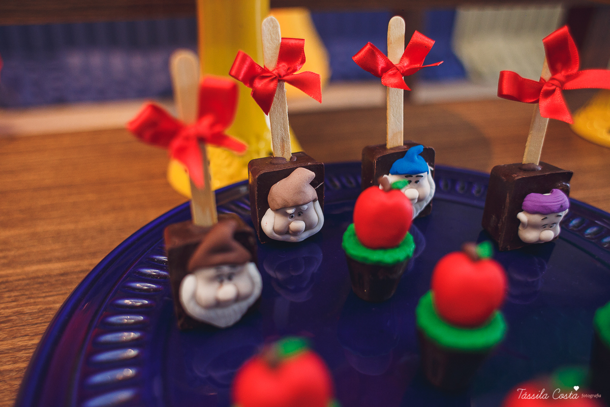 Lara 3 anos, festa no cerimonial O Mais Legal, festa no tema Branca de Neve, festa durante o dia no cerimonial O mais Legal, em Bairro de Fátima, fotografia de aniversário infantil em Vitória ES, Tássila Costa fotografia 