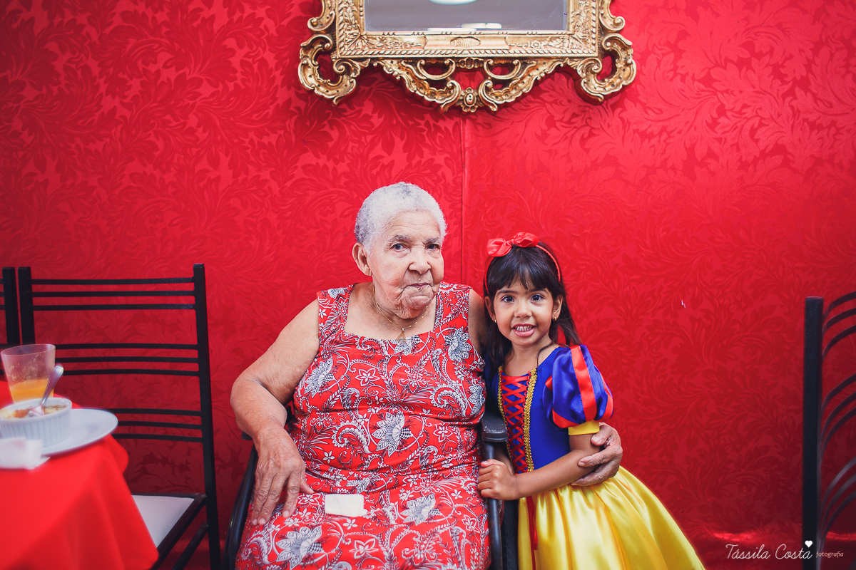 Lara 3 anos, festa no cerimonial O Mais Legal, festa no tema Branca de Neve, festa durante o dia no cerimonial O mais Legal, em Bairro de Fátima, fotografia de aniversário infantil em Vitória ES, Tássila Costa fotografia 