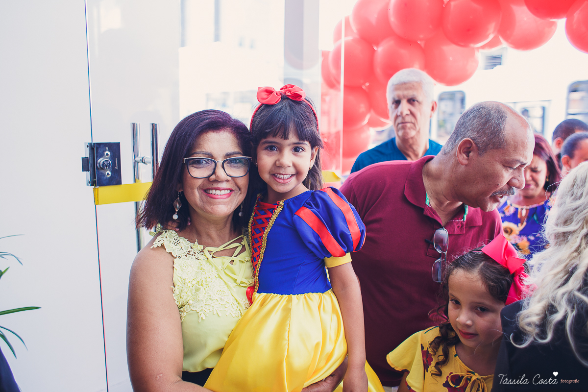 Lara 3 anos, festa no cerimonial O Mais Legal, festa no tema Branca de Neve, festa durante o dia no cerimonial O mais Legal, em Bairro de Fátima, fotografia de aniversário infantil em Vitória ES, Tássila Costa fotografia 