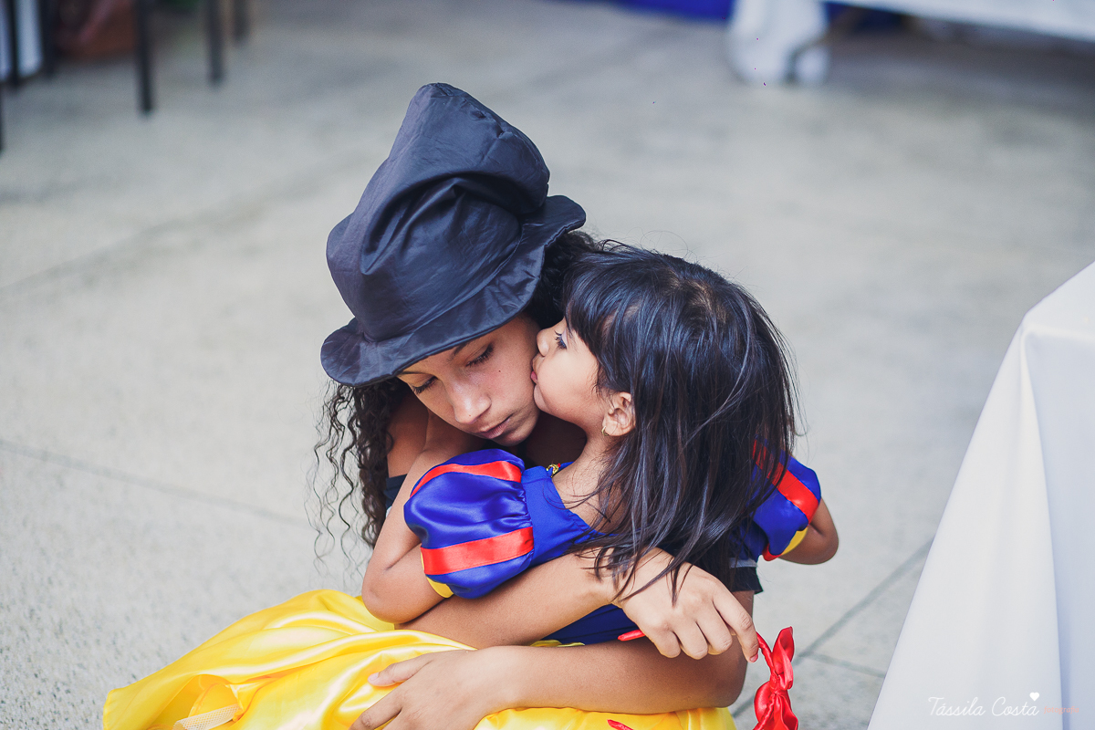 Lara 3 anos, festa no cerimonial O Mais Legal, festa no tema Branca de Neve, festa durante o dia no cerimonial O mais Legal, em Bairro de Fátima, fotografia de aniversário infantil em Vitória ES, Tássila Costa fotografia 