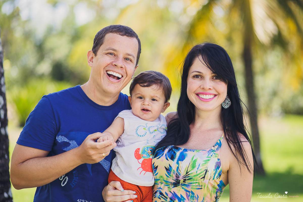 FOTOS COM CACHORRO, CRIANÇA E CACHORRO, ENSAIO FOTOGRÁFICO DE FAMÍLIA COM O CACHORRO, THÉO 1 ANO, FOTOS EM VITÓRIA ES, FOTÓGRAFO DE CRIANÇA EM VILA VELHA, ENSAIO DE PRÉ ANIVERSÁRIO, TÁSSILA COSTA FOTOGRAFIA