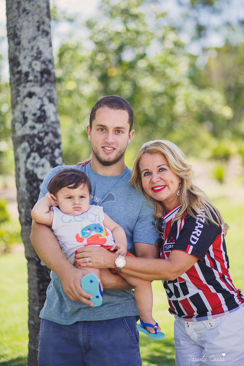 FOTOS COM CACHORRO, CRIANÇA E CACHORRO, ENSAIO FOTOGRÁFICO DE FAMÍLIA COM O CACHORRO, THÉO 1 ANO, FOTOS EM VITÓRIA ES, FOTÓGRAFO DE CRIANÇA EM VILA VELHA, ENSAIO DE PRÉ ANIVERSÁRIO, TÁSSILA COSTA FOTOGRAFIA