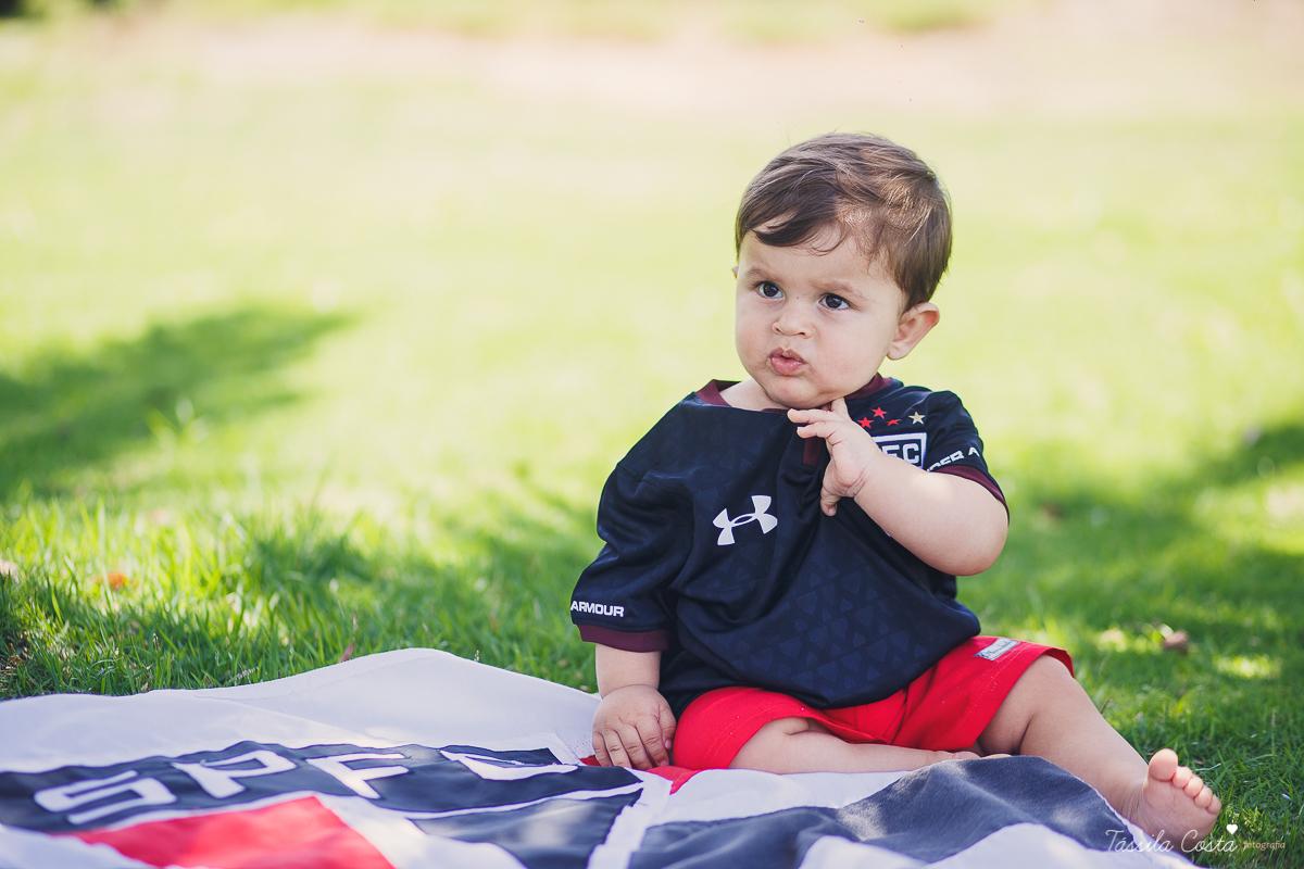 FOTOS COM CACHORRO, CRIANÇA E CACHORRO, ENSAIO FOTOGRÁFICO DE FAMÍLIA COM O CACHORRO, THÉO 1 ANO, FOTOS EM VITÓRIA ES, FOTÓGRAFO DE CRIANÇA EM VILA VELHA, ENSAIO DE PRÉ ANIVERSÁRIO, TÁSSILA COSTA FOTOGRAFIA