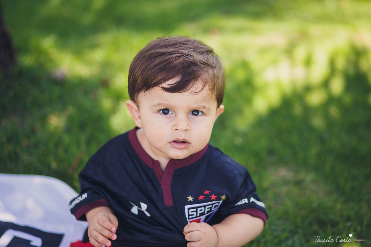 FOTOS COM CACHORRO, CRIANÇA E CACHORRO, ENSAIO FOTOGRÁFICO DE FAMÍLIA COM O CACHORRO, THÉO 1 ANO, FOTOS EM VITÓRIA ES, FOTÓGRAFO DE CRIANÇA EM VILA VELHA, ENSAIO DE PRÉ ANIVERSÁRIO, TÁSSILA COSTA FOTOGRAFIA