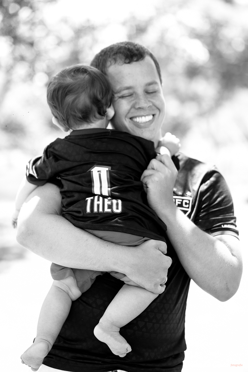 FOTOS COM CACHORRO, CRIANÇA E CACHORRO, ENSAIO FOTOGRÁFICO DE FAMÍLIA COM O CACHORRO, THÉO 1 ANO, FOTOS EM VITÓRIA ES, FOTÓGRAFO DE CRIANÇA EM VILA VELHA, ENSAIO DE PRÉ ANIVERSÁRIO, TÁSSILA COSTA FOTOGRAFIA