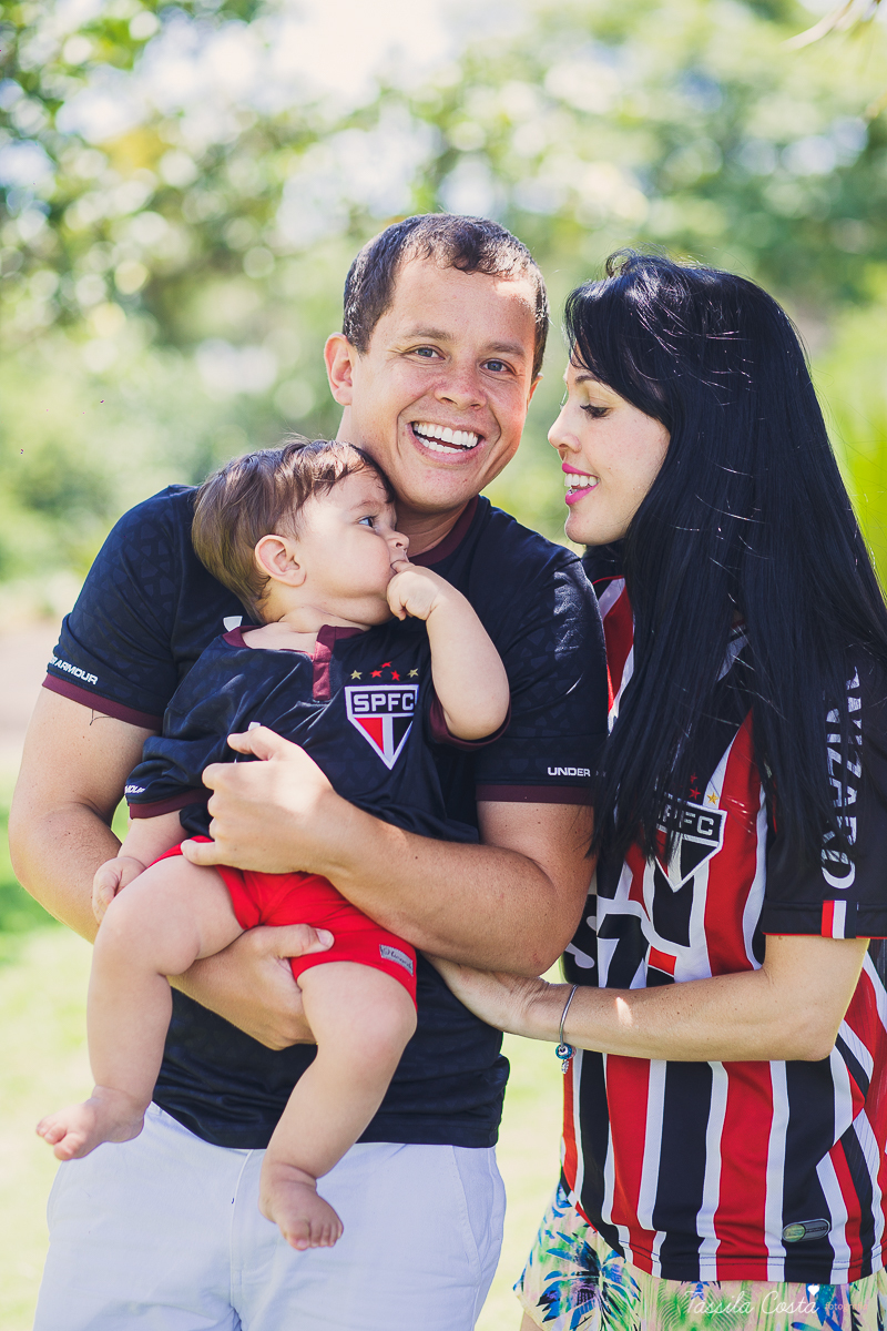 FOTOS COM CACHORRO, CRIANÇA E CACHORRO, ENSAIO FOTOGRÁFICO DE FAMÍLIA COM O CACHORRO, THÉO 1 ANO, FOTOS EM VITÓRIA ES, FOTÓGRAFO DE CRIANÇA EM VILA VELHA, ENSAIO DE PRÉ ANIVERSÁRIO, TÁSSILA COSTA FOTOGRAFIA