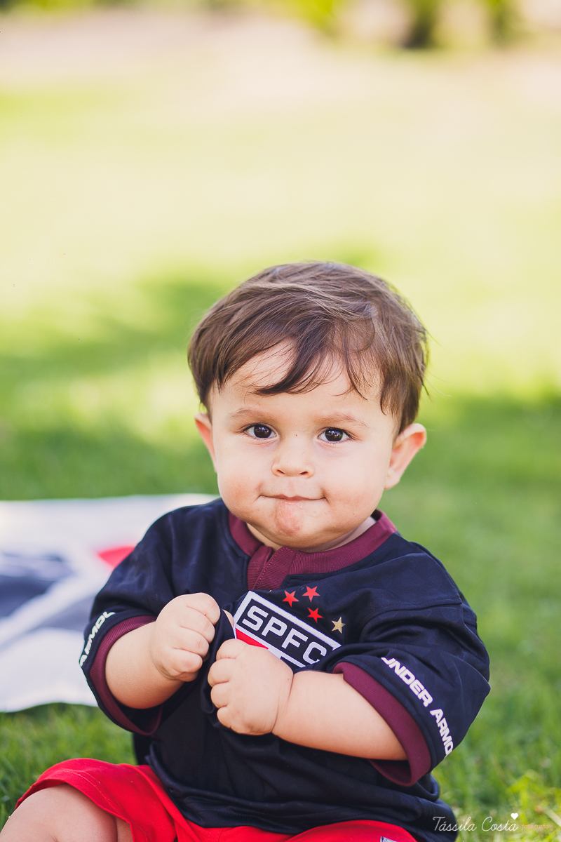 FOTOS COM CACHORRO, CRIANÇA E CACHORRO, ENSAIO FOTOGRÁFICO DE FAMÍLIA COM O CACHORRO, THÉO 1 ANO, FOTOS EM VITÓRIA ES, FOTÓGRAFO DE CRIANÇA EM VILA VELHA, ENSAIO DE PRÉ ANIVERSÁRIO, TÁSSILA COSTA FOTOGRAFIA