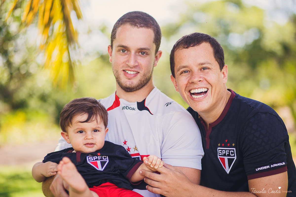 FOTOS COM CACHORRO, CRIANÇA E CACHORRO, ENSAIO FOTOGRÁFICO DE FAMÍLIA COM O CACHORRO, THÉO 1 ANO, FOTOS EM VITÓRIA ES, FOTÓGRAFO DE CRIANÇA EM VILA VELHA, ENSAIO DE PRÉ ANIVERSÁRIO, TÁSSILA COSTA FOTOGRAFIA
