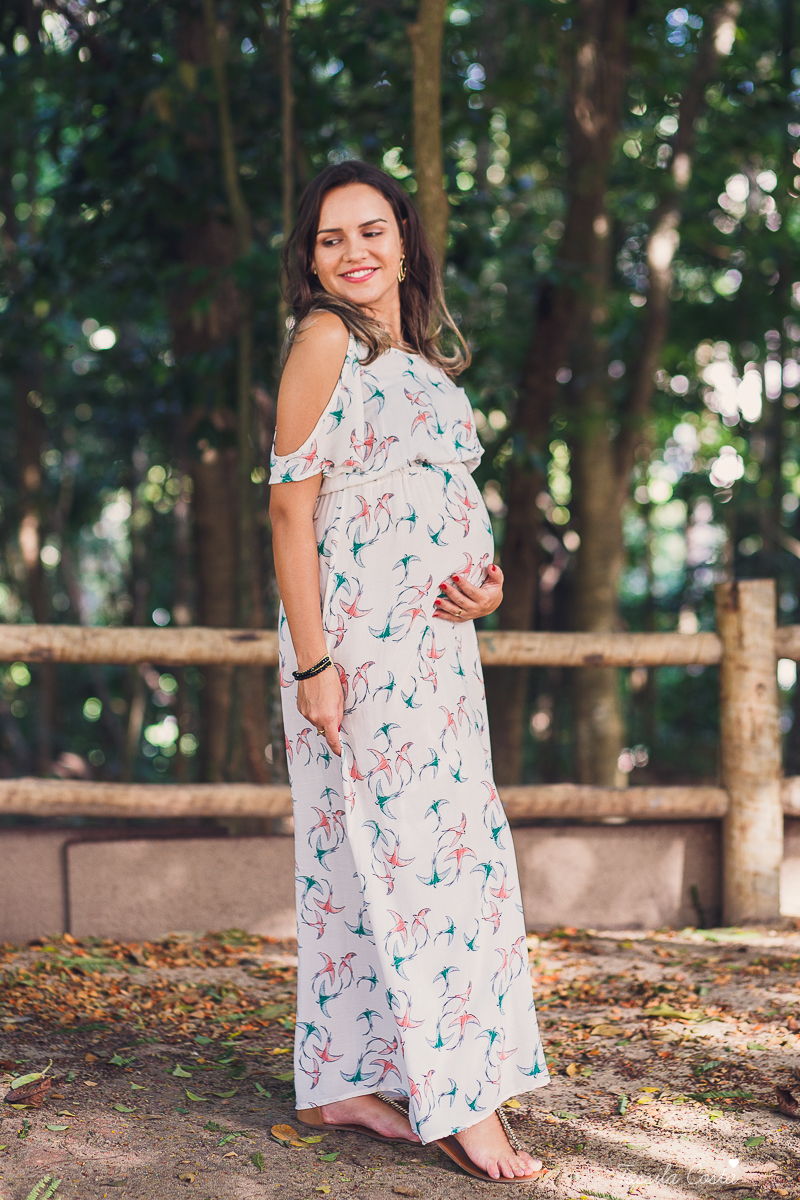 fotos de grávida feitas no parque, pais de primeira viagem, poses para fotos de grávida, grávida linda, 31 semanas, por do sol, fotos de grávida com por do sol, mundo rosa, o que levar para o ensaio fotográfico de gestante, tássila costa fotografia, es