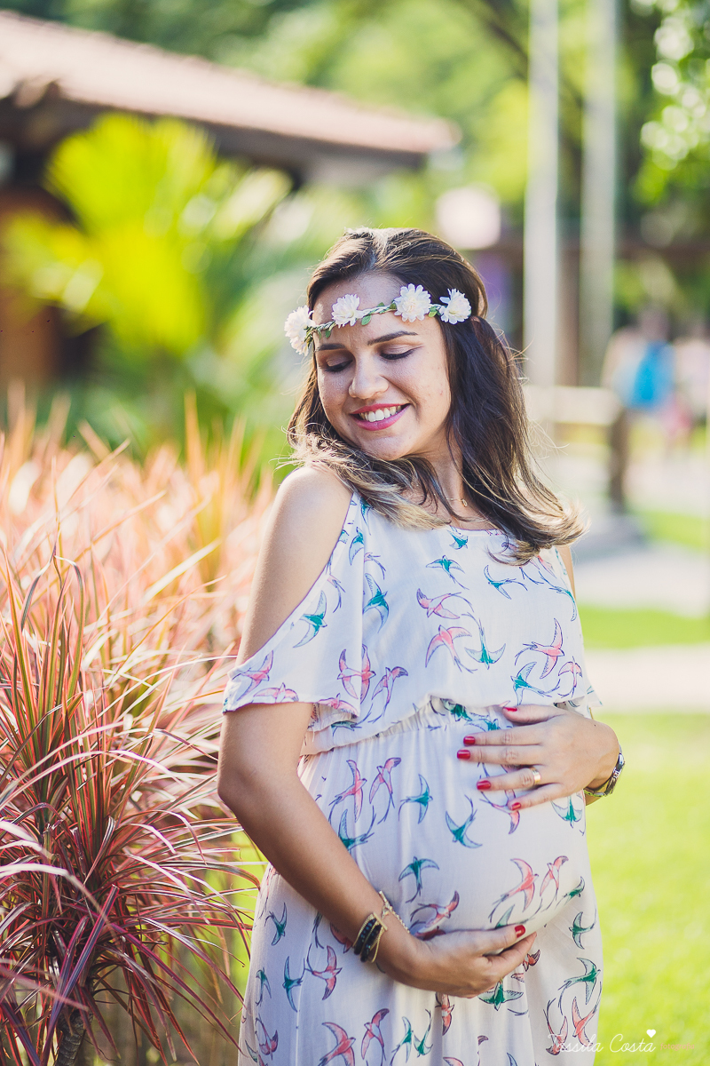 fotos de grávida feitas no parque, pais de primeira viagem, poses para fotos de grávida, grávida linda, 31 semanas, por do sol, fotos de grávida com por do sol, mundo rosa, o que levar para o ensaio fotográfico de gestante, tássila costa fotografia, es