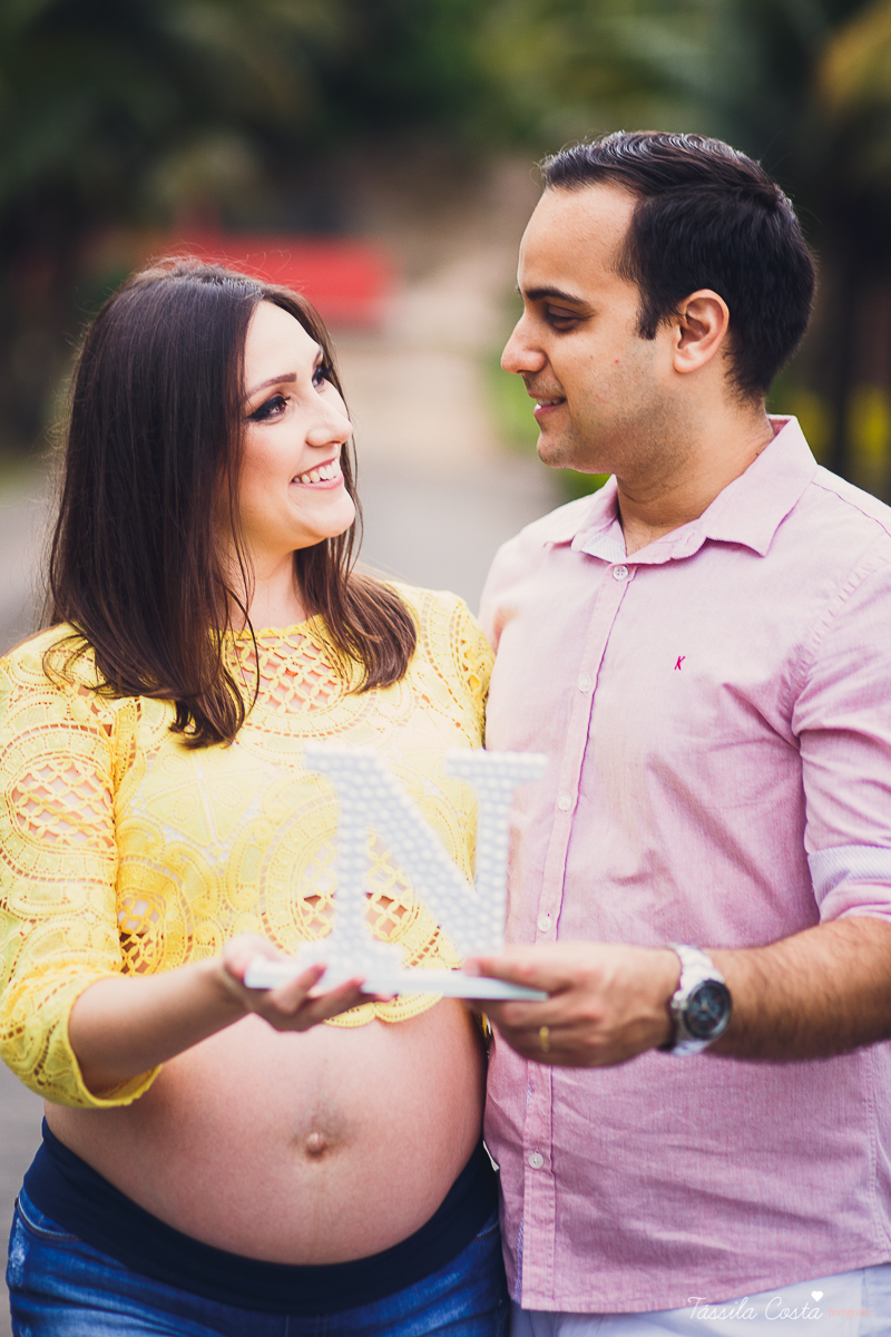 fotos de grávida feitas em casa, fotógrafa de ensaio gestante em VItória ES, fotos de grávida de lingerie, mãe de menino, ensaio fotográfico feito em casa, ensaio lifestyle, tássila costa fotografia