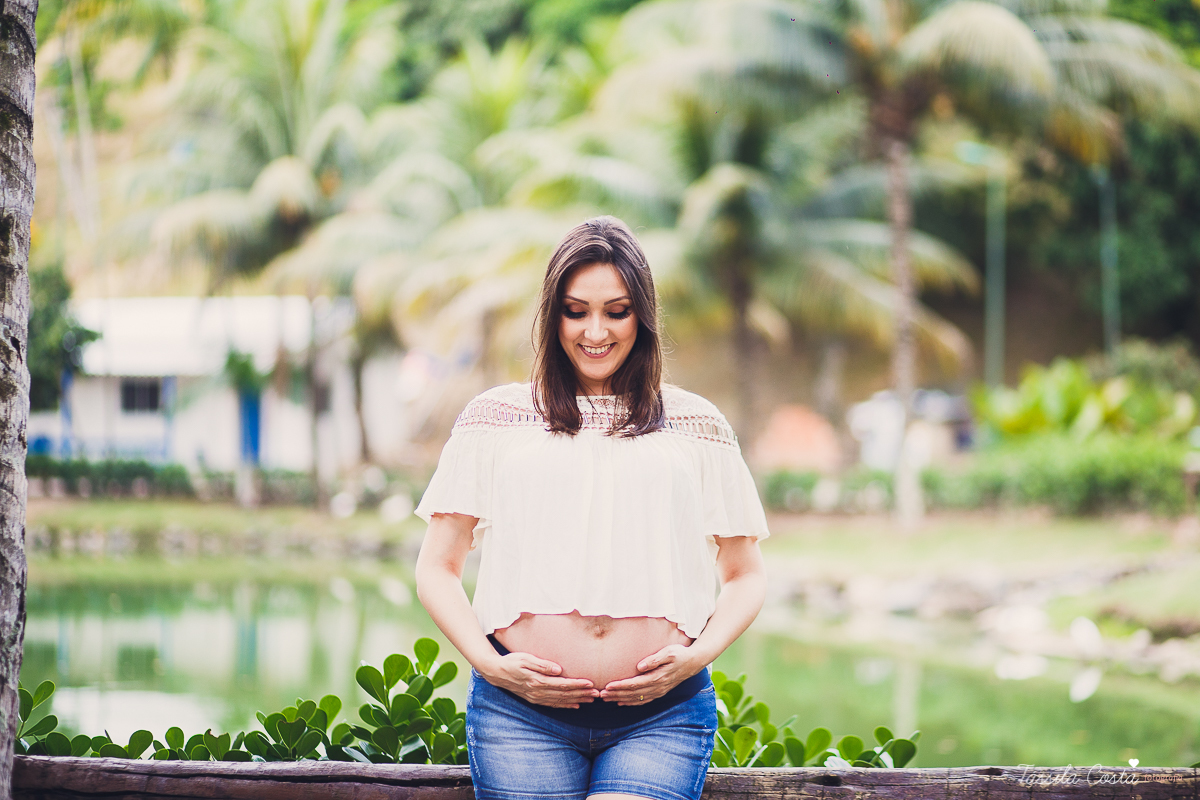 fotos de grávida feitas em casa, fotógrafa de ensaio gestante em VItória ES, fotos de grávida de lingerie, mãe de menino, ensaio fotográfico feito em casa, ensaio lifestyle, tássila costa fotografia
