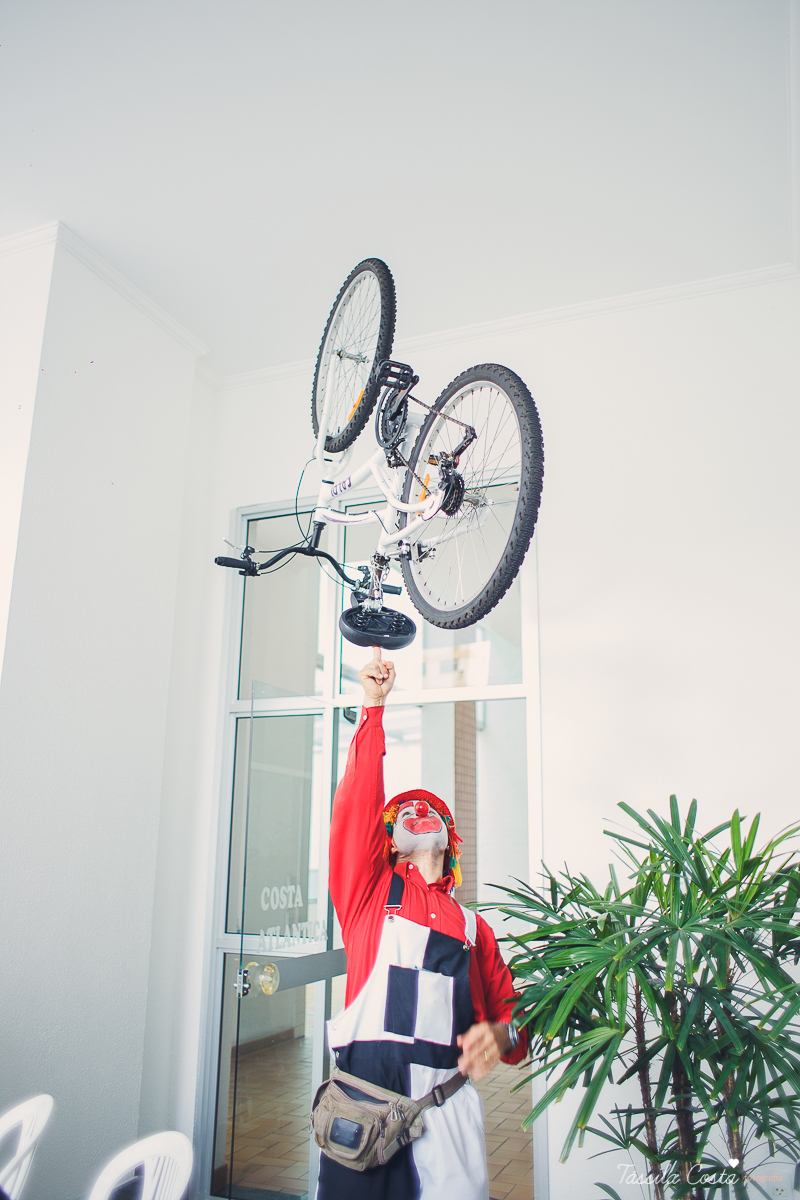 festa simples no tema São Paulo, convidados uniformizados com camisa de time na festa, aniversário simples no prédio, churrasco com amigos, churrasco oara aniversário de 1 ano, fotografia infantil, desconto em fotografia infantil em Vila Velha, fotógrafo