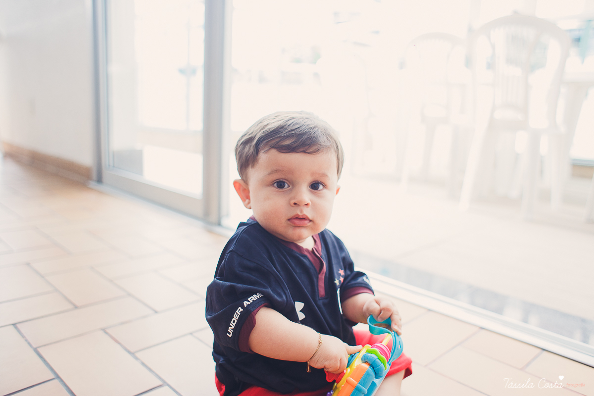 festa simples no tema São Paulo, convidados uniformizados com camisa de time na festa, aniversário simples no prédio, churrasco com amigos, churrasco oara aniversário de 1 ano, fotografia infantil, desconto em fotografia infantil em Vila Velha, fotógrafo