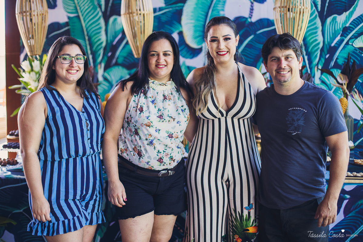 Médica Joana Oliveira, aniversário com amigos, churrasco de aniversário, churrasco durante o dia, decoração by Camila Sarmento