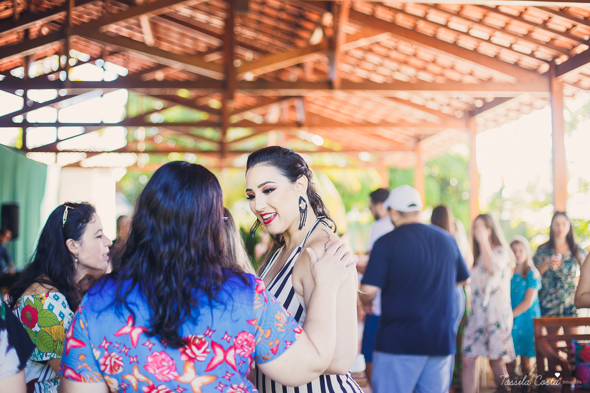 Médica Joana Oliveira, aniversário com amigos, churrasco de aniversário, churrasco durante o dia, decoração by Camila Sarmento
