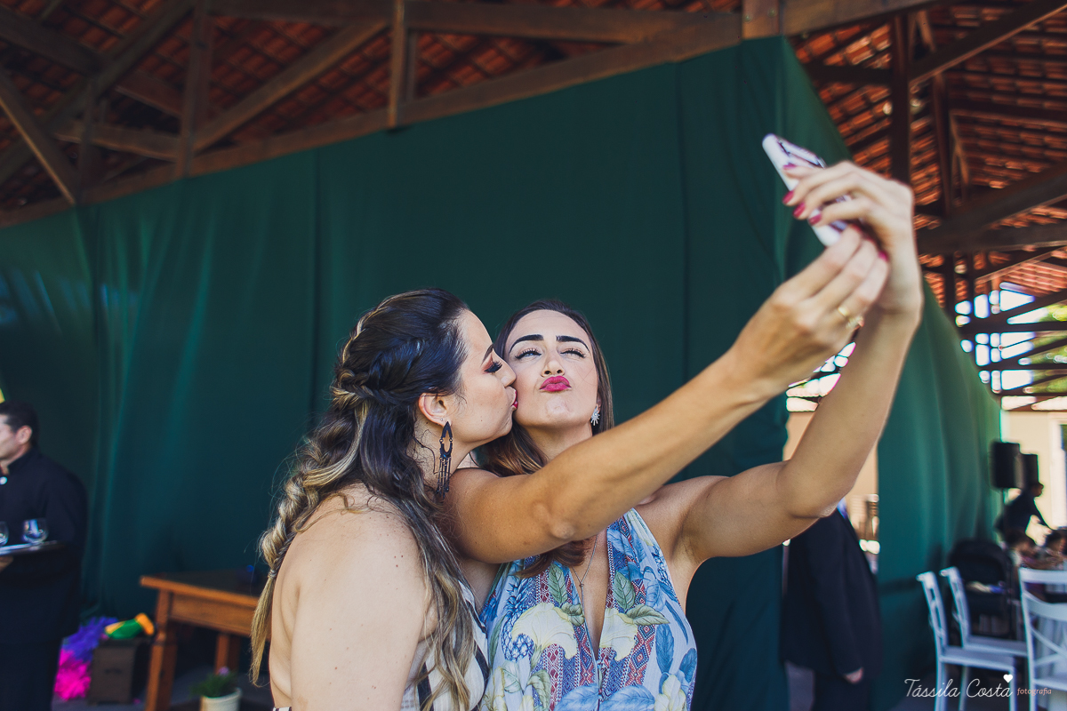 Médica Joana Oliveira, aniversário com amigos, churrasco de aniversário, churrasco durante o dia, decoração by Camila Sarmento