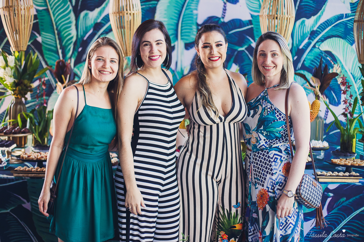 Médica Joana Oliveira, aniversário com amigos, churrasco de aniversário, churrasco durante o dia, decoração by Camila Sarmento