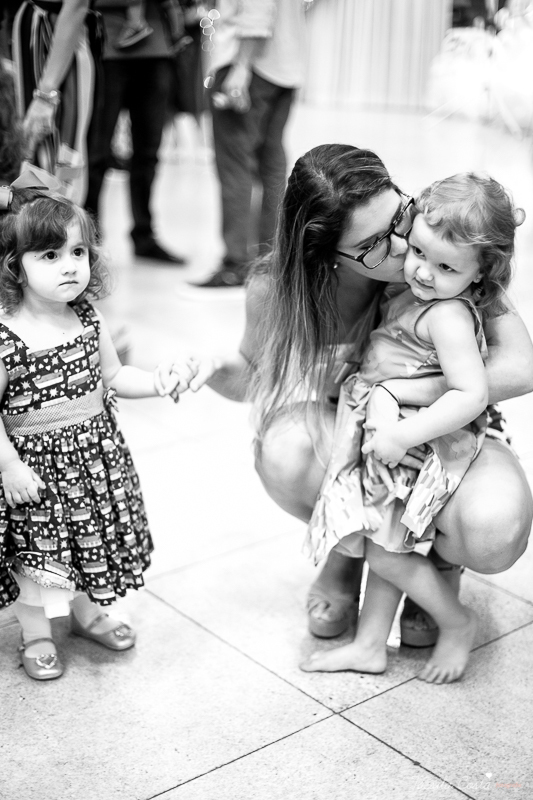 muitas crianças lindas, looks infantis para aniversário, decoração Giovana Xic Baloon, Gabriela Fardin e Falipe, filha única, mundo rosa, decoração nos sonhos em vitória ES