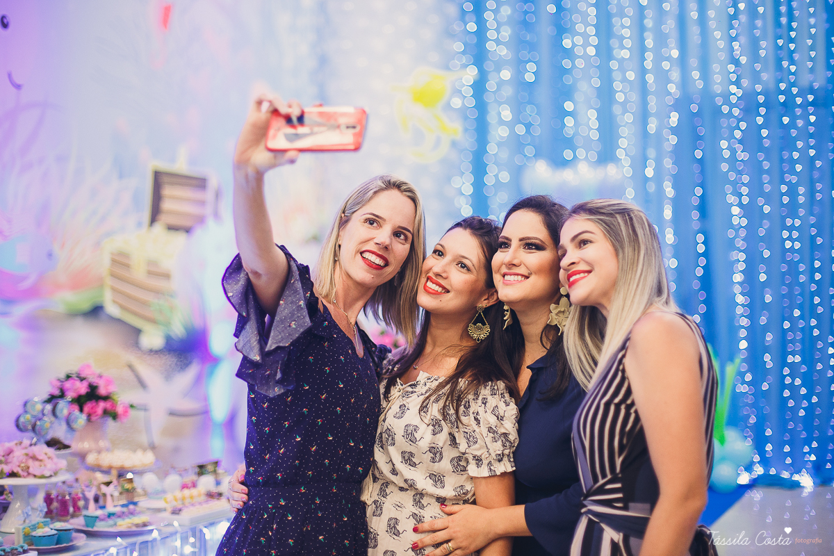 muitas crianças lindas, looks infantis para aniversário, decoração Giovana Xic Baloon, Gabriela Fardin e Falipe, filha única, mundo rosa, decoração nos sonhos em vitória ES