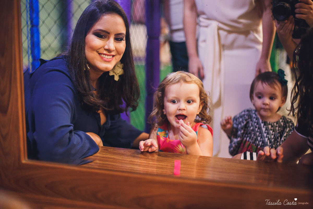 muitas crianças lindas, looks infantis para aniversário, decoração Giovana Xic Baloon, Gabriela Fardin e Falipe, filha única, mundo rosa, decoração nos sonhos em vitória ES