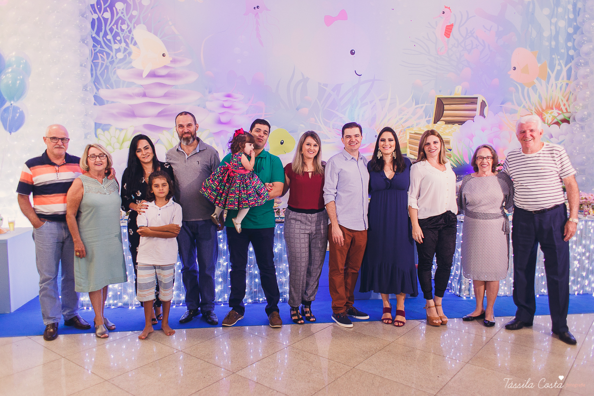 muitas crianças lindas, looks infantis para aniversário, decoração Giovana Xic Baloon, Gabriela Fardin e Falipe, filha única, mundo rosa, decoração nos sonhos em vitória ES