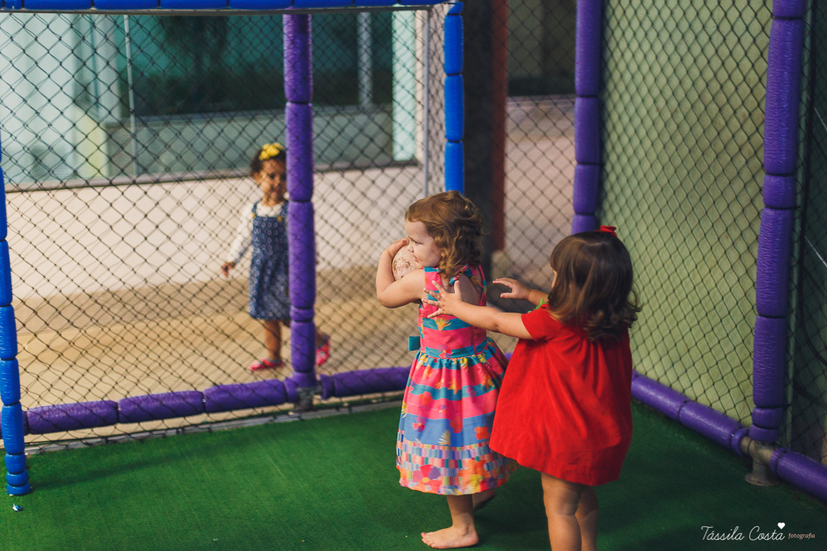 muitas crianças lindas, looks infantis para aniversário, decoração Giovana Xic Baloon, Gabriela Fardin e Falipe, filha única, mundo rosa, decoração nos sonhos em vitória ES