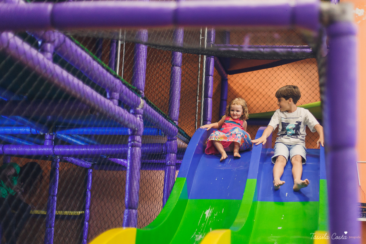 muitas crianças lindas, looks infantis para aniversário, decoração Giovana Xic Baloon, Gabriela Fardin e Falipe, filha única, mundo rosa, decoração nos sonhos em vitória ES