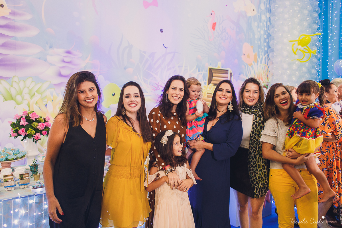 muitas crianças lindas, looks infantis para aniversário, decoração Giovana Xic Baloon, Gabriela Fardin e Falipe, filha única, mundo rosa, decoração nos sonhos em vitória ES