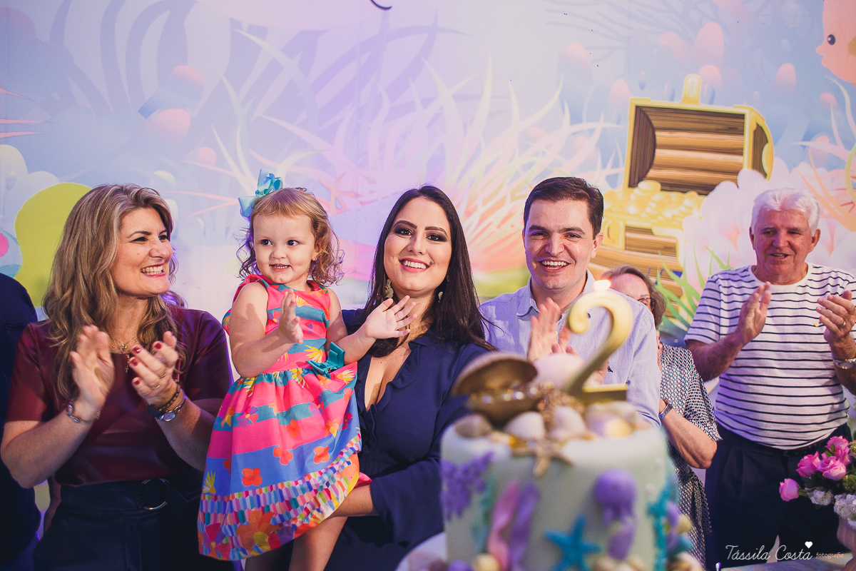 muitas crianças lindas, looks infantis para aniversário, decoração Giovana Xic Baloon, Gabriela Fardin e Falipe, filha única, mundo rosa, decoração nos sonhos em vitória ES